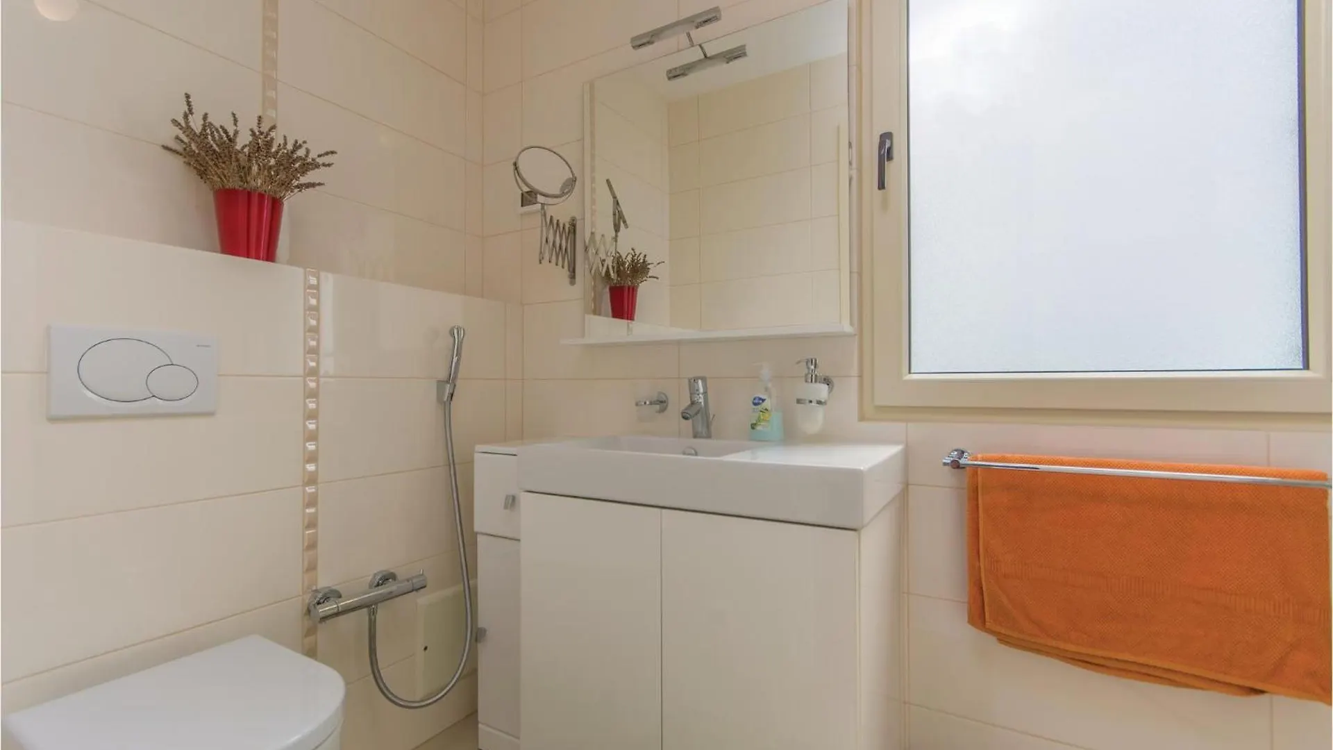 Gorgeous Home In Strada Contesa With Kitchen Filipac Tatil Evi