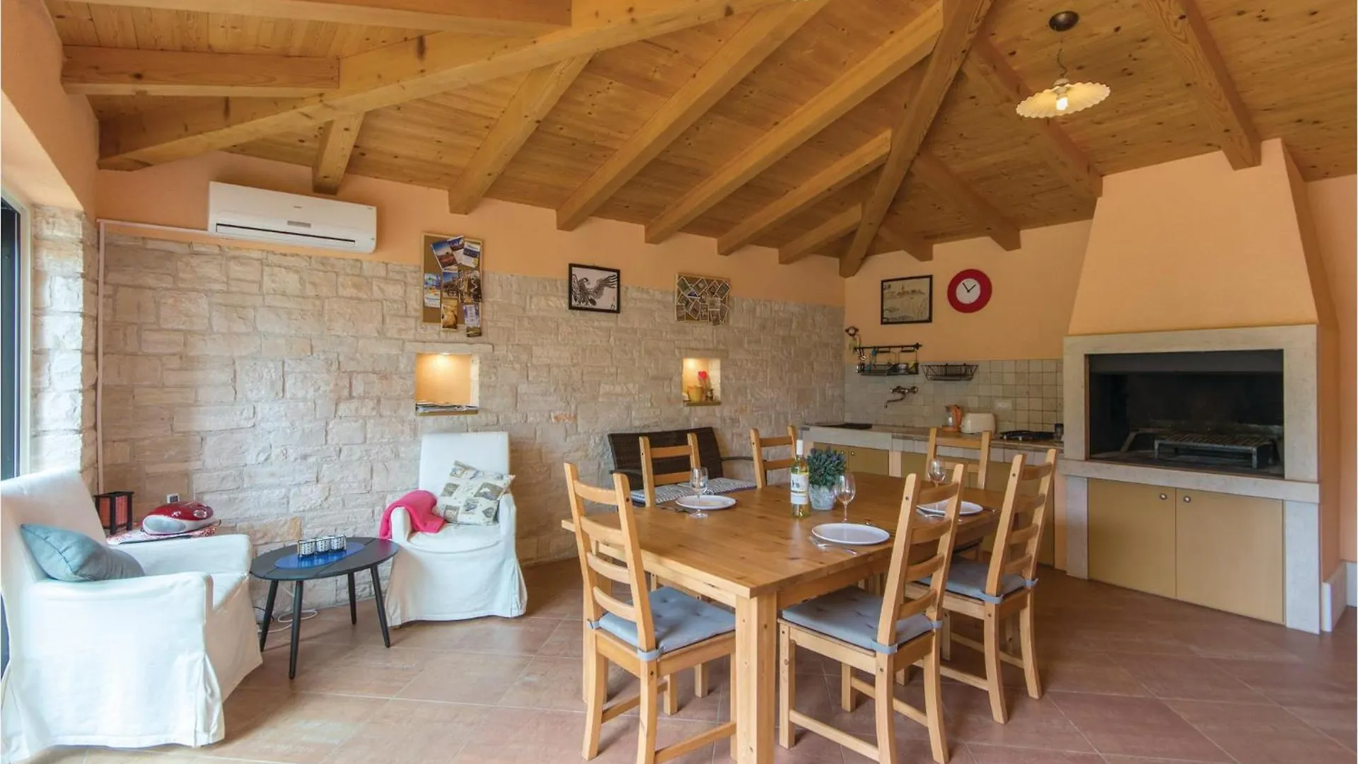 Gorgeous Home In Strada Contesa With Kitchen Filipac Tatil Evi