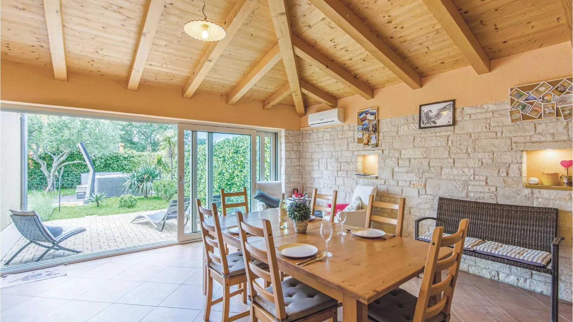 Gorgeous Home In Strada Contesa With Kitchen Filipac