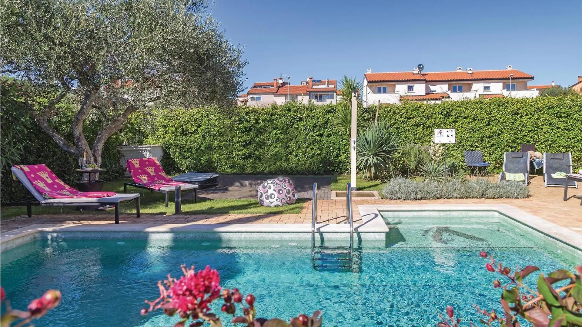 Tatil Evi Gorgeous Home In Strada Contesa With Kitchen Filipac